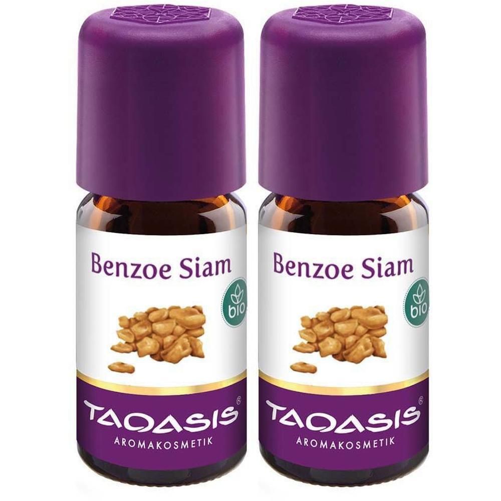 Zwei Flaschen mit lila Deckel. Aufschrift: Benzoe Siam, BIO. Darunter: TAOASIS AROMAKOSMETIK. Braune Flüssigkeit sichtbar.
