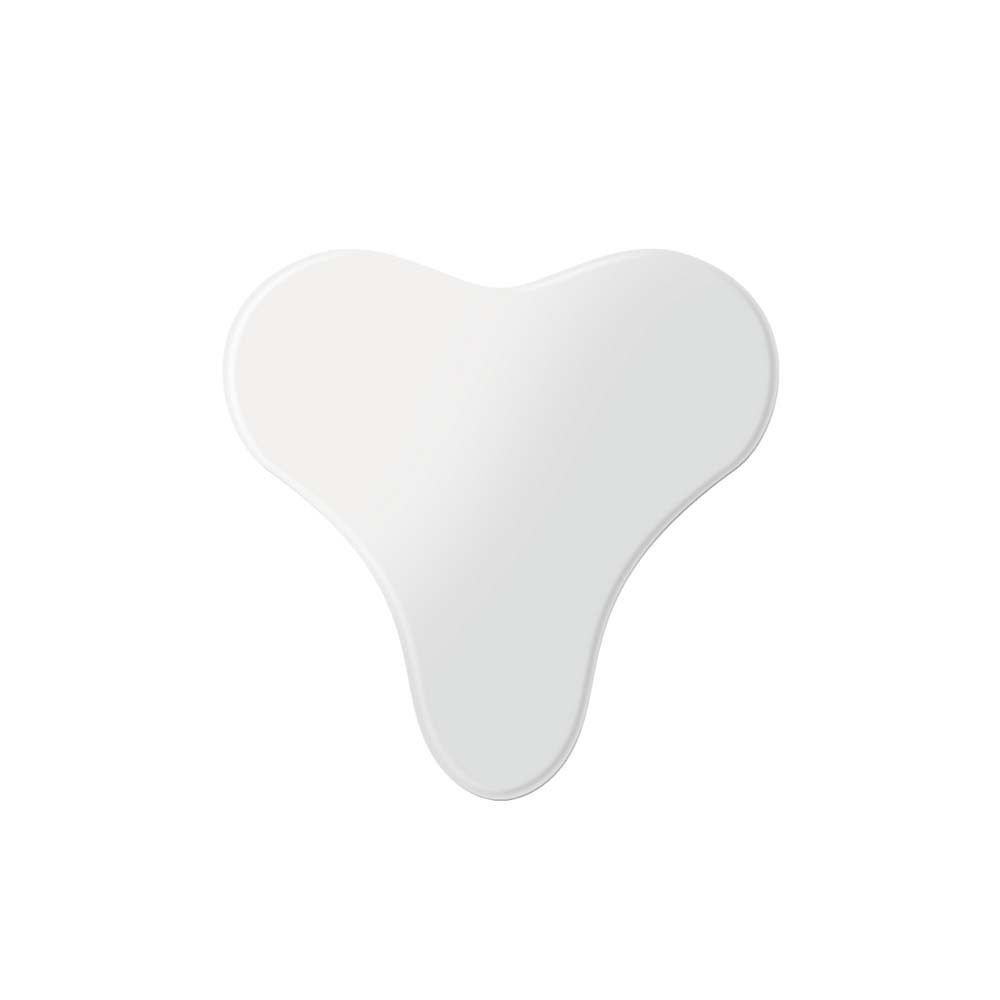 Weißes, herzförmiges Pad mit drei abgerundeten Spitzen. Glatte Oberfläche.
