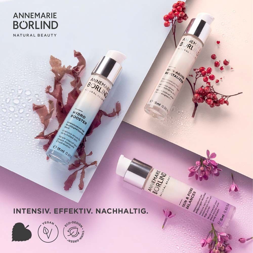 Drei Flaschen BÖRLIND Produkte. Text: Hydro Booster, Skin & Pore Balancer, Anti-Aging Revitalizer. 15ml.
