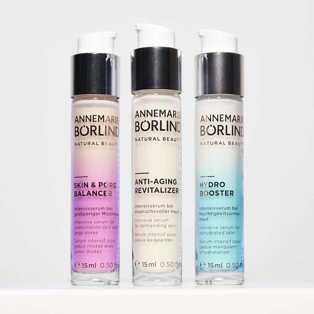 Drei Flaschen BÖRLIND Produkte. Text: Skin & Pore Balancer, Anti-Aging Revitalizer, Hydro Booster. 15ml.