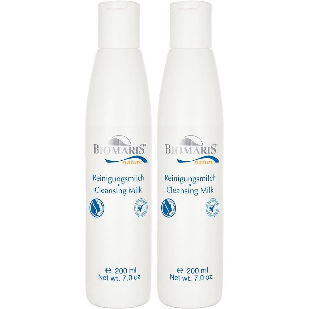 Zwei weiße Flaschen BIOMARIS Reinigungsmilch nature. Aufschrift: Reinigungsmilch, Cleansing Milk, e 200 ml, Net wt. 7.0 oz.