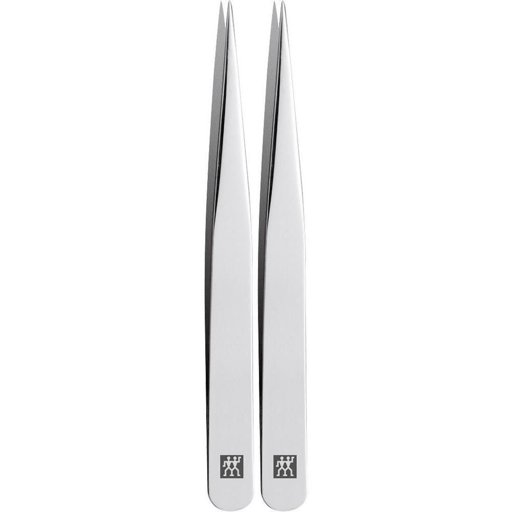 Zwei polierte, spitze Pinzetten aus Metall. Am unteren Ende ist das Logo des Herstellers eingraviert.