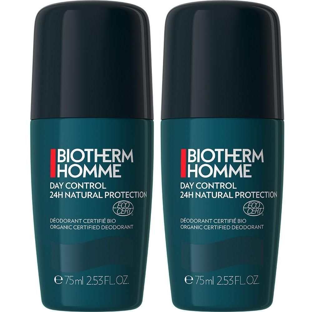 Zwei Roll-on-Deodorants. Blaue Flaschen mit schwarzem Deckel. Text: BIOTHERM HOMME, DAY CONTROL, 24H NATURAL PROTECTION, Ecocert.
