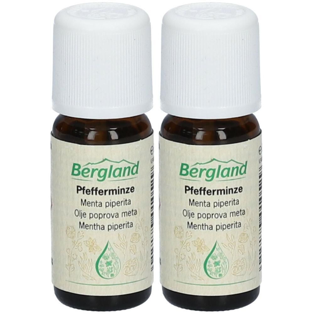 Zwei kleine braune Flaschen mit weißen Deckeln. Auf den Etiketten steht "Bergland Pfefferminze".