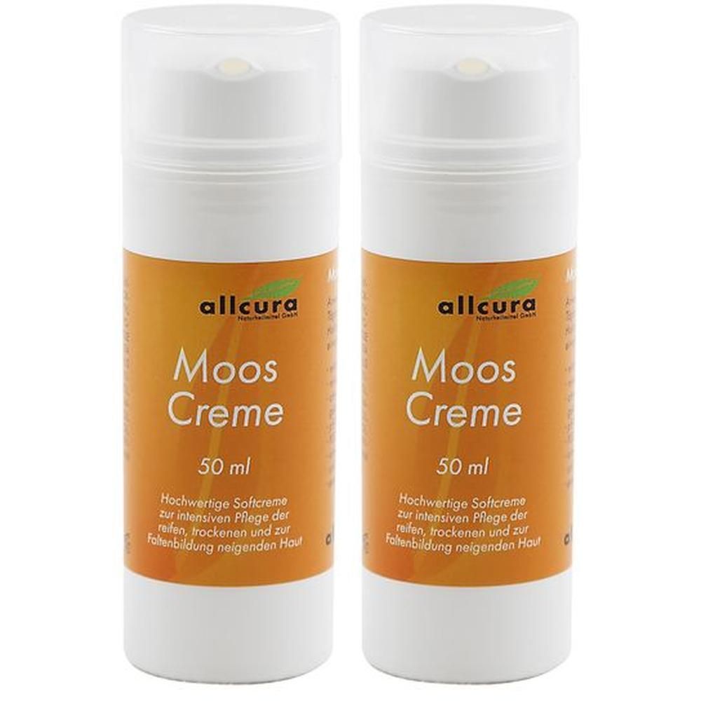 Zwei weiße Pumpflaschen mit orangefarbenen Etiketten. Aufschrift: allcura Moos Creme, 50 ml.