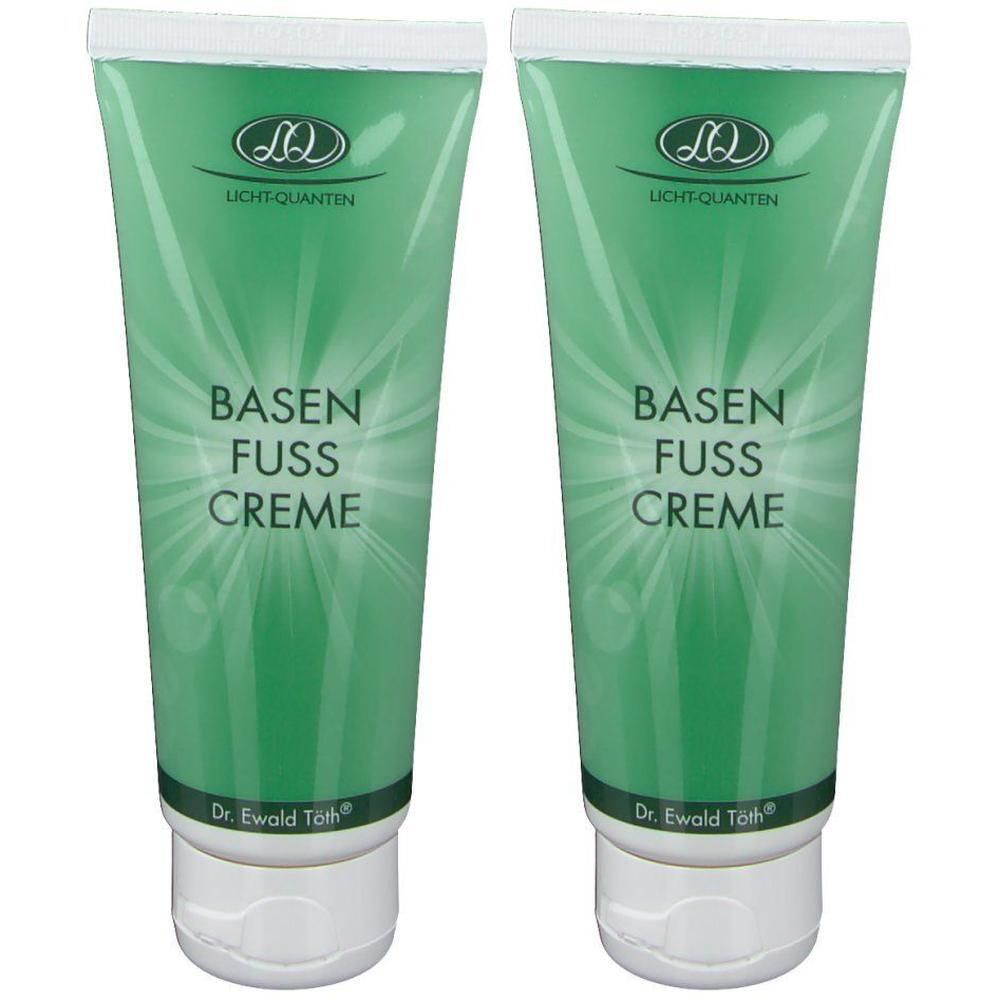 Zwei grüne Tuben mit weißem Verschluss. Aufschrift: BASEN FUSS CREME. Logo: Licht-Quanten. Unten: Dr. Ewald Töth.