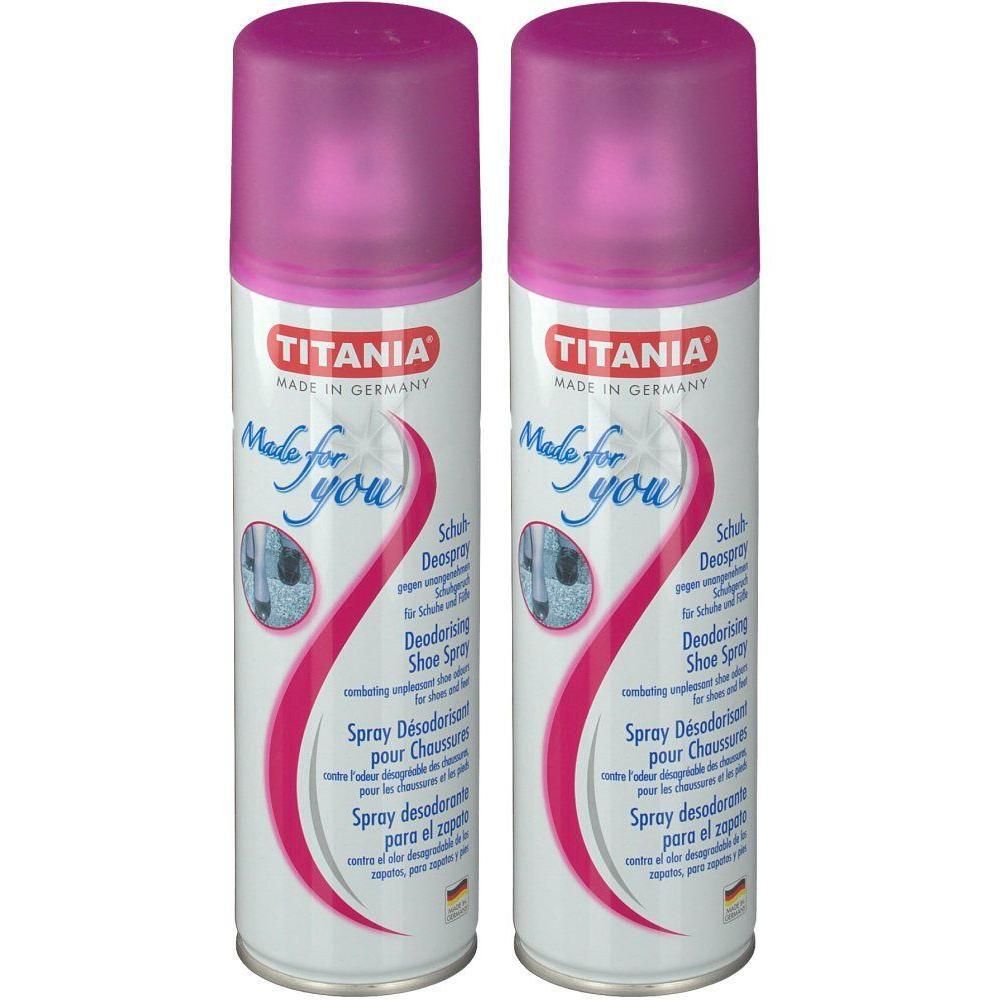 Zwei Sprühdosen mit pinkfarbenen Deckeln. Aufschrift: TITANIA, Made for you, Schuh Deospray. Deutsche, englische, französische und spanische Texte.