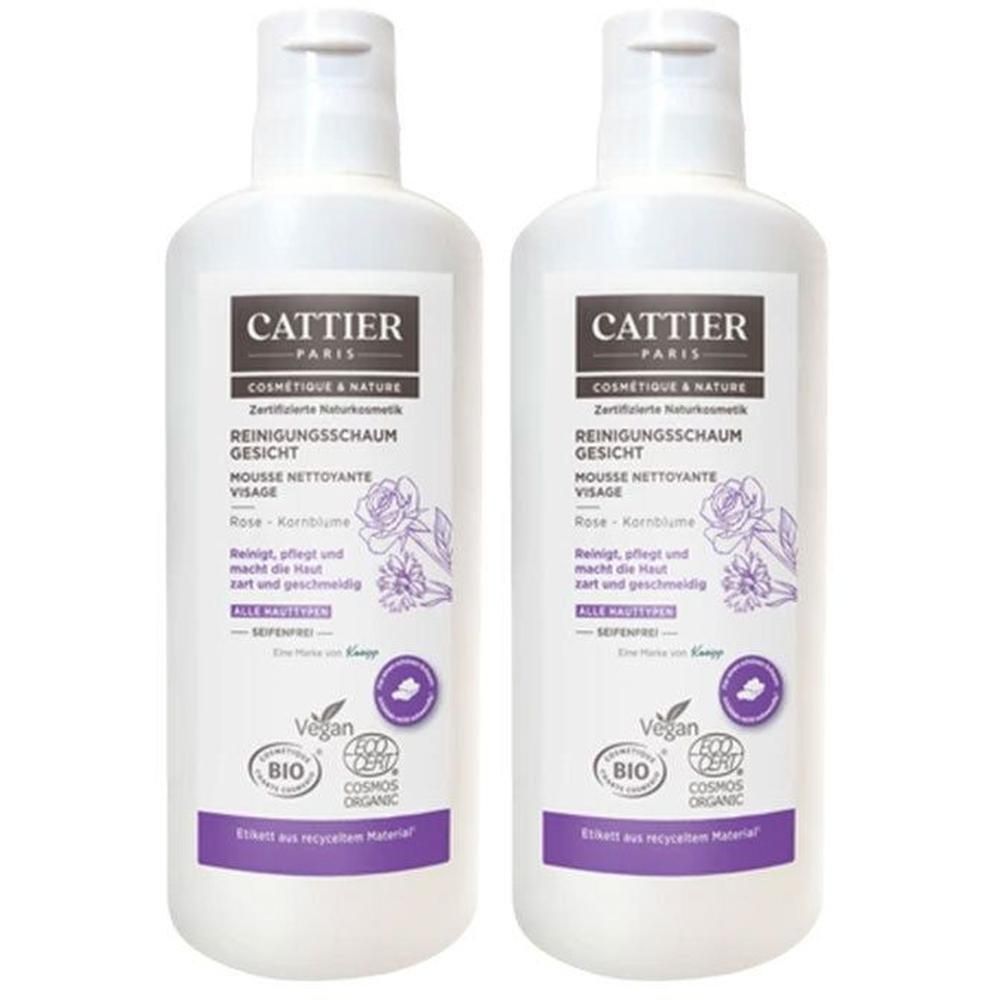 Zwei weiße Flaschen Reinigungsschaum. Aufschrift: CATTIER PARIS, Reinigungsschaum Gesicht, Vegan, Bio, Cosmos Organic. Lila Etikett.