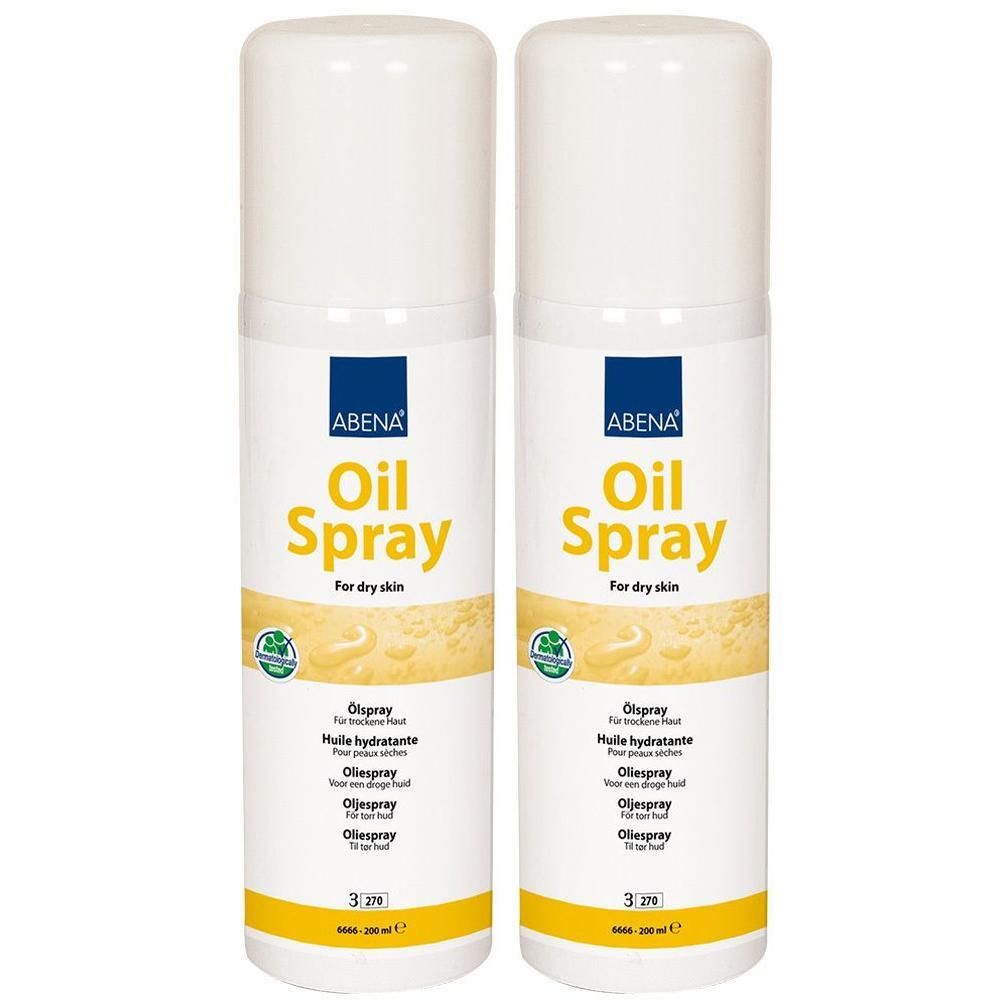 Zwei weiße Sprühflaschen mit weißem Deckel. Aufschrift: ABENA Oil Spray. Für trockene Haut. Mit Zertifizierungssymbol.