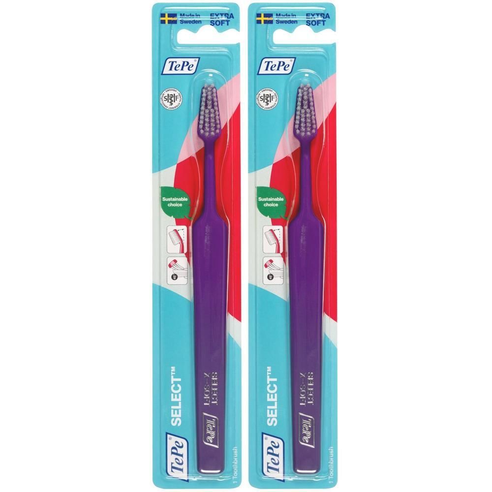 Zwei Zahnbürsten in Blisterverpackung. Lila Griff, weißer Bürstenkopf. Marke: TePe Select Extra Soft.