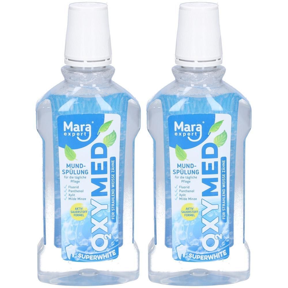 Zwei Flaschen Mara Expert OXYMED Mundspülung. Klare Flüssigkeit, blaue Etiketten mit Produktnamen und grünen Blättern. Weiße Deckel.