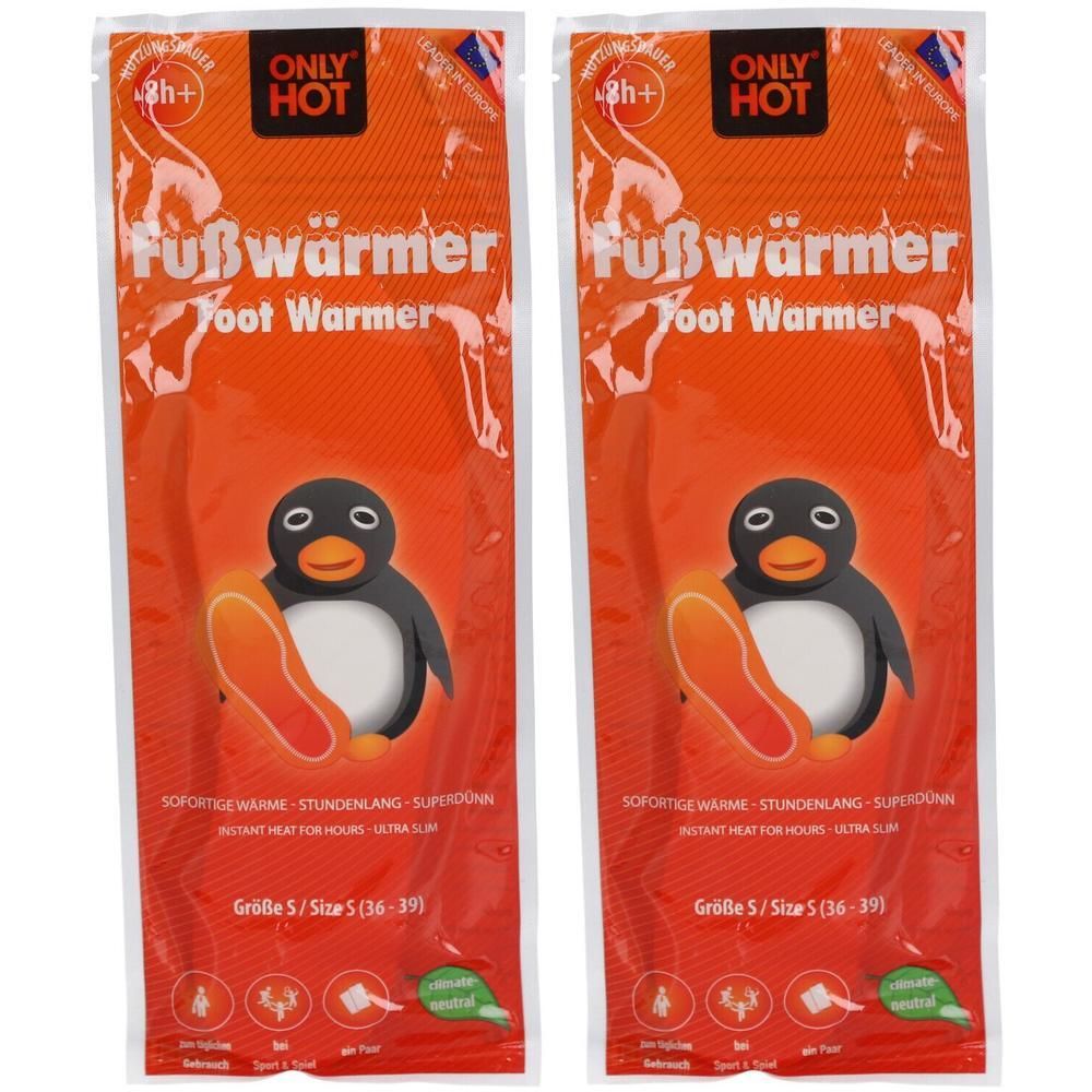 Zwei Fußwärmer-Verpackungen. Orangefarbener Hintergrund mit Pinguin-Illustration. Text: ONLY HOT, Fußwärmer, Größe S/Size S (36-39).