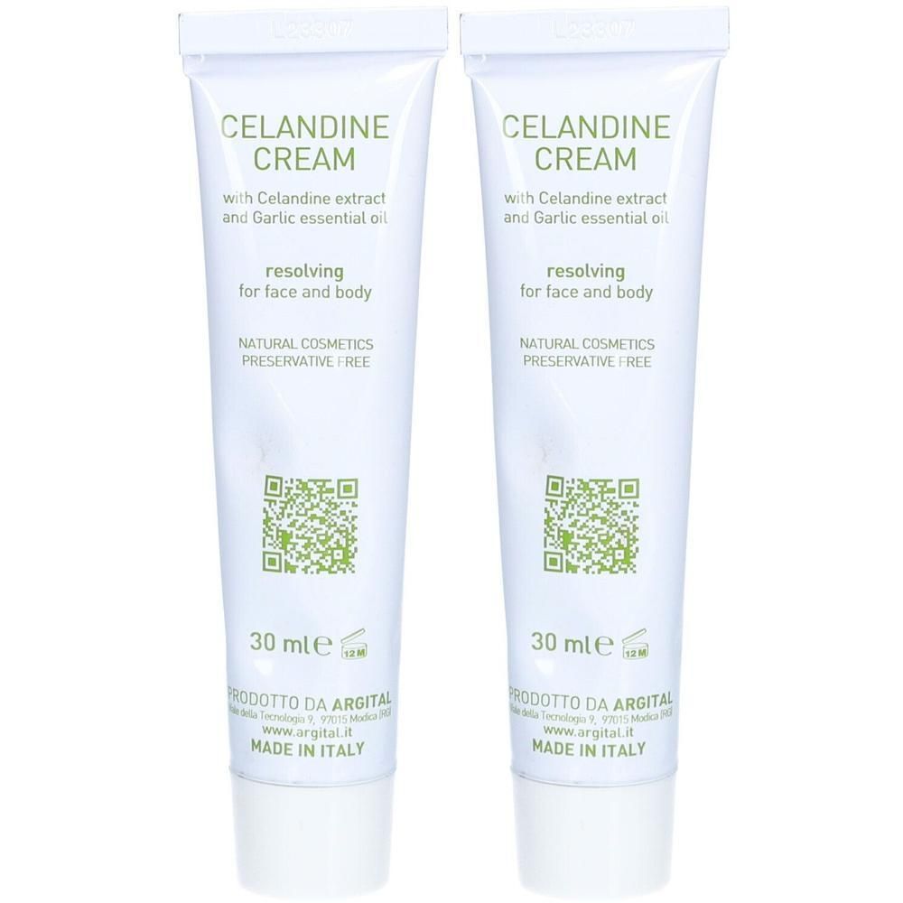 Zwei Tuben Creme. Aufschrift: Celandine Cream, mit Celandine-Extrakt und Knoblauch-Öl. 30 ml. Hergestellt in Italien.