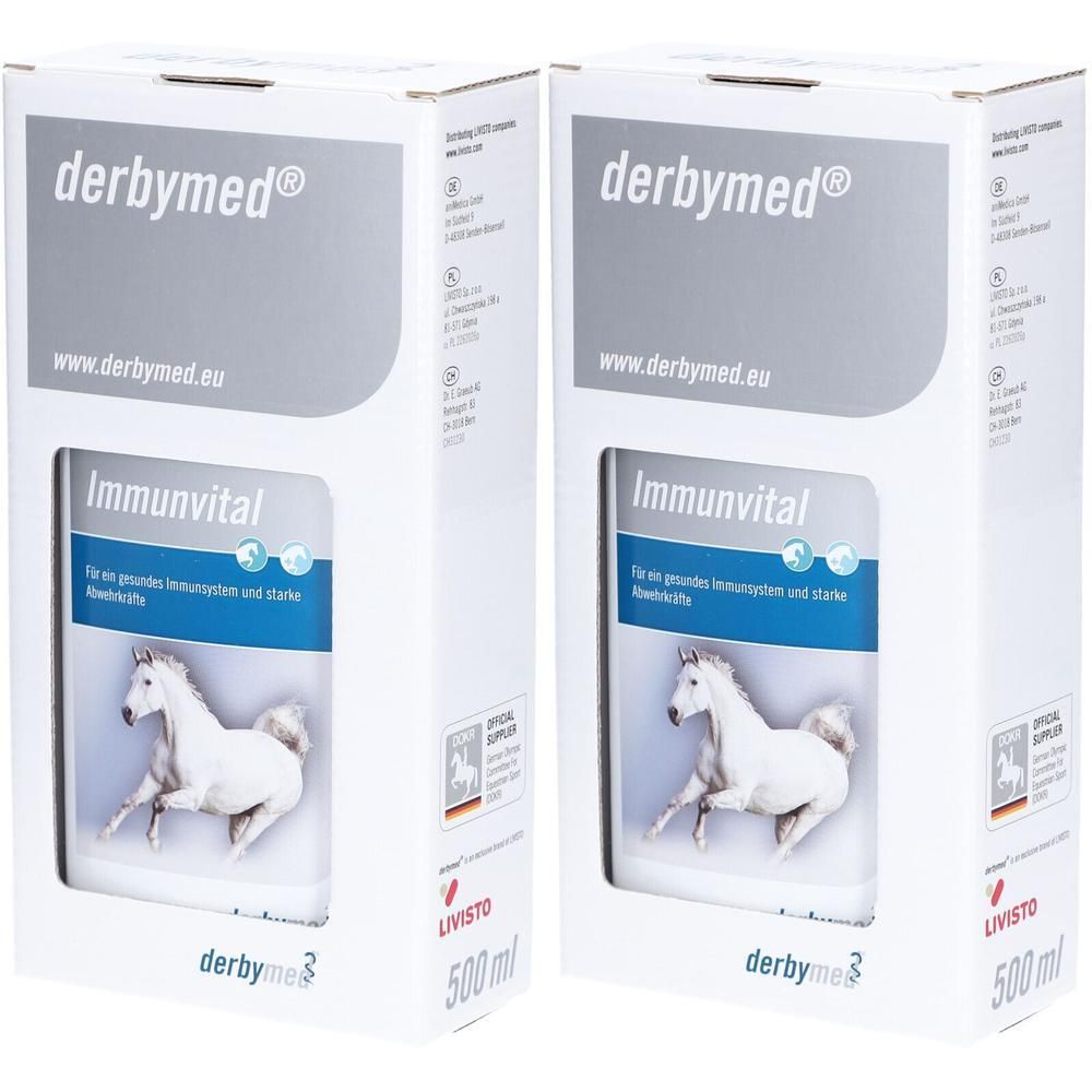 Zwei Kartons mit Produktflaschen. Aufdruck: derbymed, Immunvital, Pferd-Illustration, 500 ml. Mit Logo und Website.