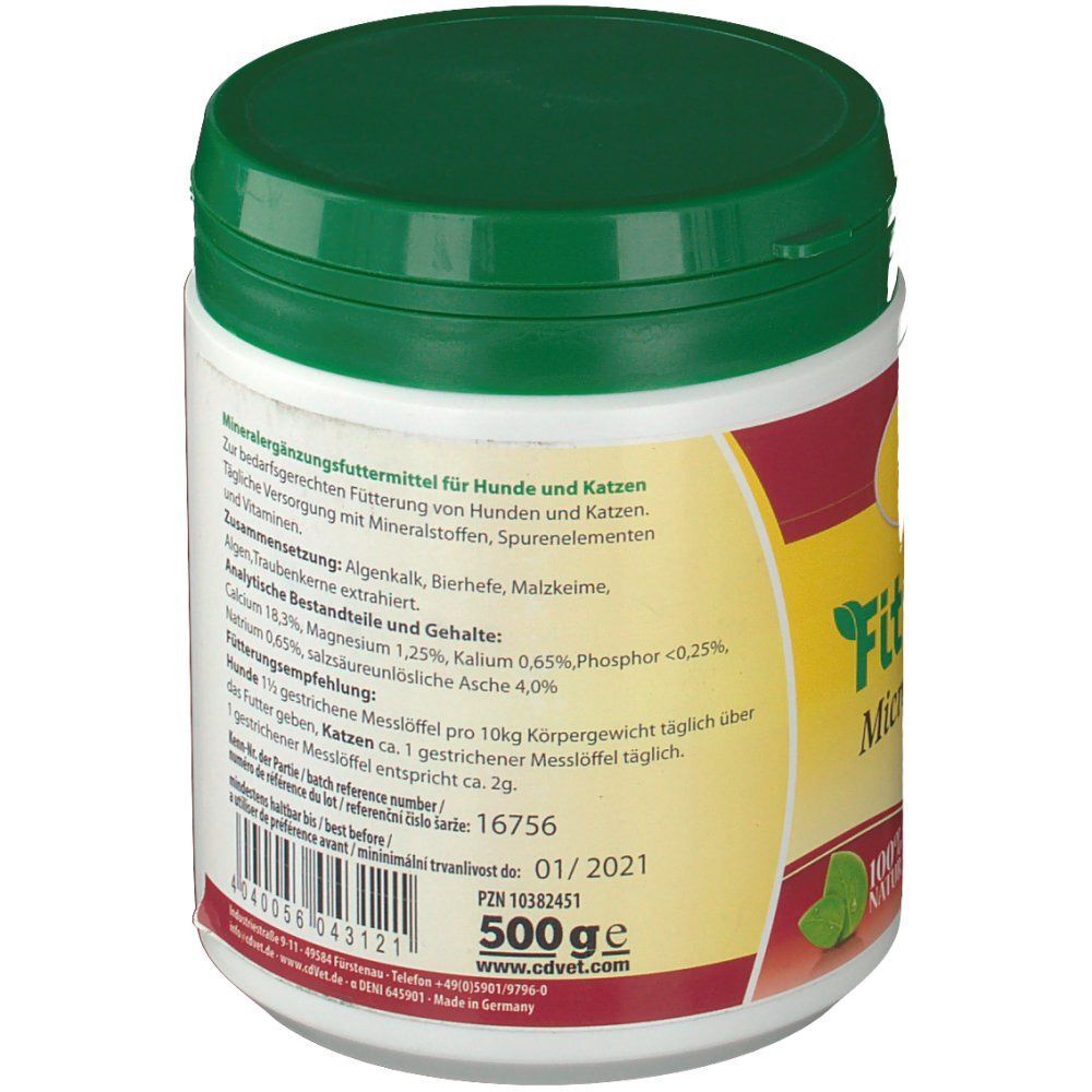 Weiße Dose mit grünem Deckel. Aufschrift: Fit-BARF MicroMineral. Gelbes Etikett mit grünen Blättern. 500g, Mindestens haltbar bis 01/2021.