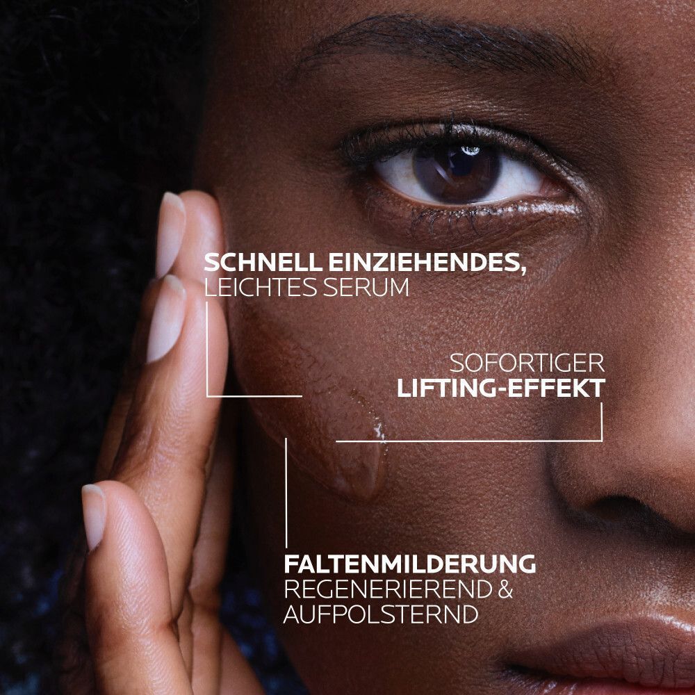 Nahaufnahme einer Frau, die La Roche Posay Hyalu B5 Serum auf die Haut aufträgt. Text beschreibt sofortige Wirkung.