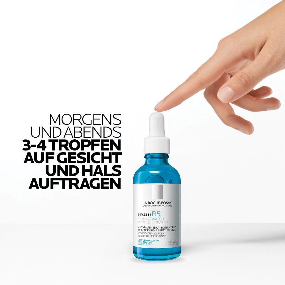 Hand zeigt auf die Pipette einer Flasche La Roche Posay Hyalu B5 Serum. Text gibt Anwendungshinweise.