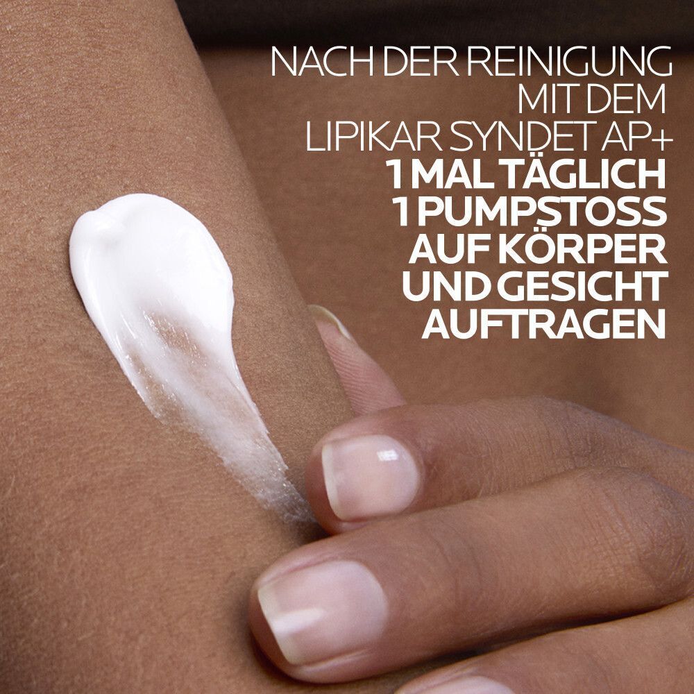 Creme wird auf die Haut aufgetragen, mit Text über Anwendung.