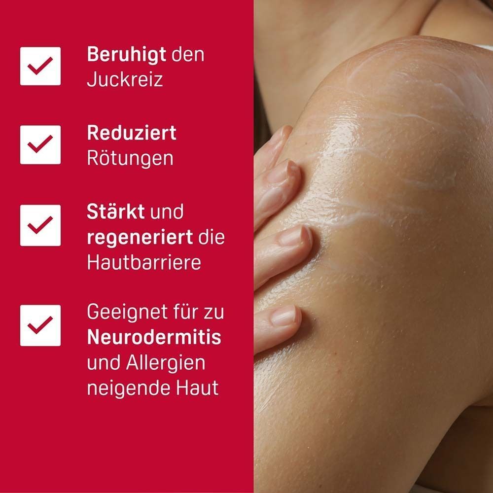 Schulter mit aufgetragener Lotion. Liste von Vorteilen: Juckreiz lindern, Rötungen reduzieren, Hautbarriere stärken.