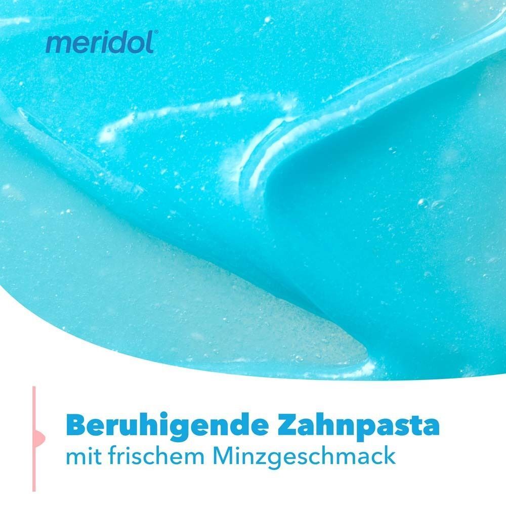 Nahaufnahme der beruhigenden Meridol Zahnpasta mit frischem Minzgeschmack.