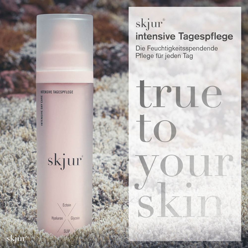 Ein skjur® Intensive Tagespflege Spender mit dem Slogan 'true to your skin'.