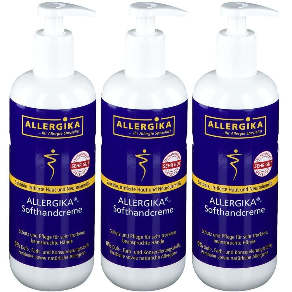 Drei Flaschen ALLERGIKA Softhandcreme mit Pumpdosierern. Blaue Etiketten mit gelben und weißen Akzenten.