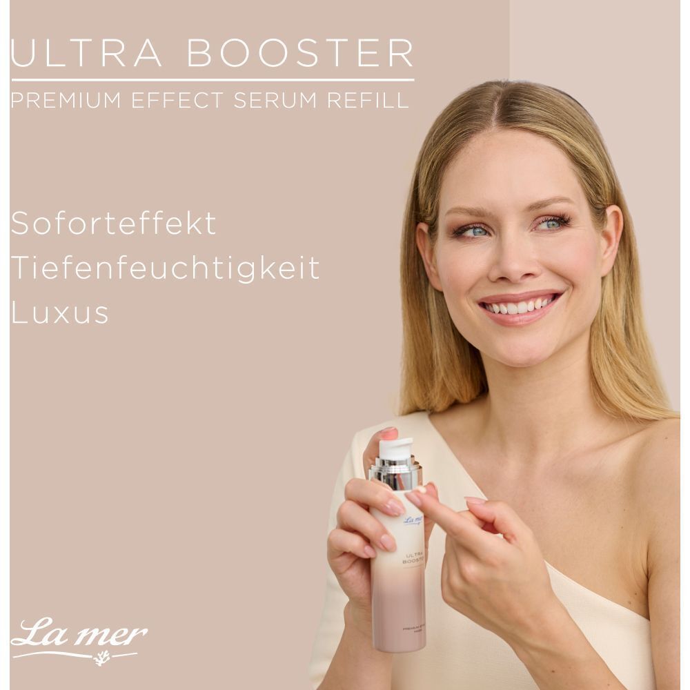 Frau hält La mer Ultra Booster Premium Effect Serum Spender, Text über Soforteffekt.