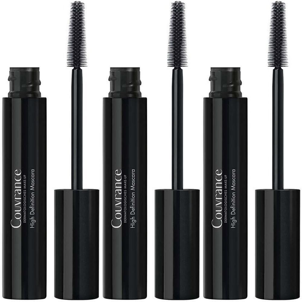 Vier schwarze Mascara-Tuben mit Applikatoren, die den Schriftzug 'Couvrance High Definition Mascara' tragen.