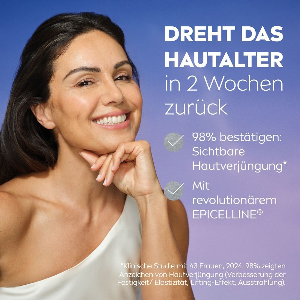 Frau lächelt, mit Text über Hautalterung und EPIGENETICS.