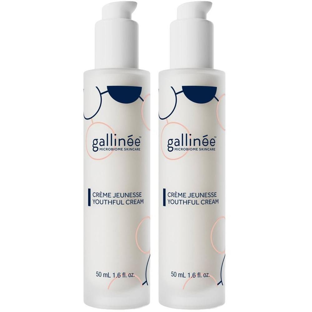 Zwei weiße Pumpflaschen Gallinee Youthful Cream nebeneinander.