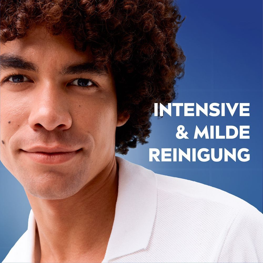 Mann mit glatter Haut nach Anwendung von NIVEA MEN Sensitive Gesichtswaschgel.