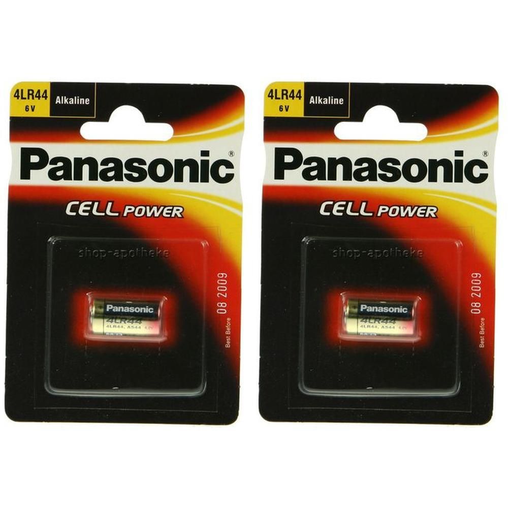 Zwei Panasonic 4LR44 Alkaline 6V Batterien in Blisterverpackung.