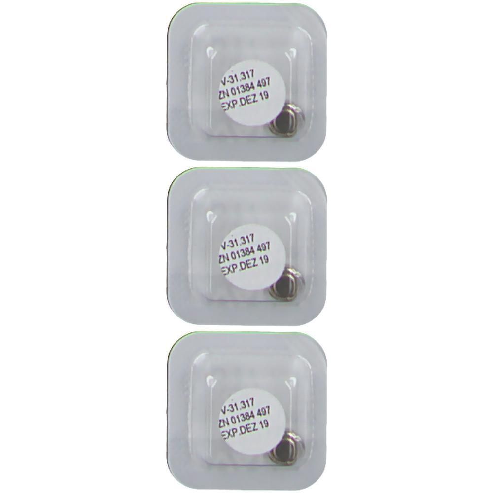 Drei Knopfzellenbatterien in Blisterverpackung, jeweils mit Aufdruck V-31.317, ZN 0138A 497, EXP DEZ 19.