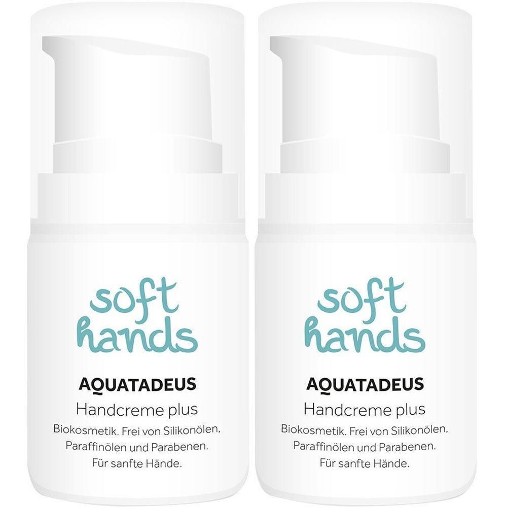 Zwei weiße Pumpspender mit der Aufschrift "soft hands AQUATADEUS Handcreme plus".