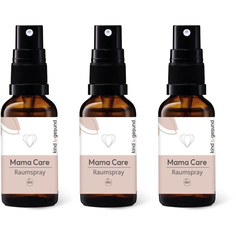 Drei braune Sprühflaschen mit Etikett 'Mama Care Raumspray' und Bio-Siegel.