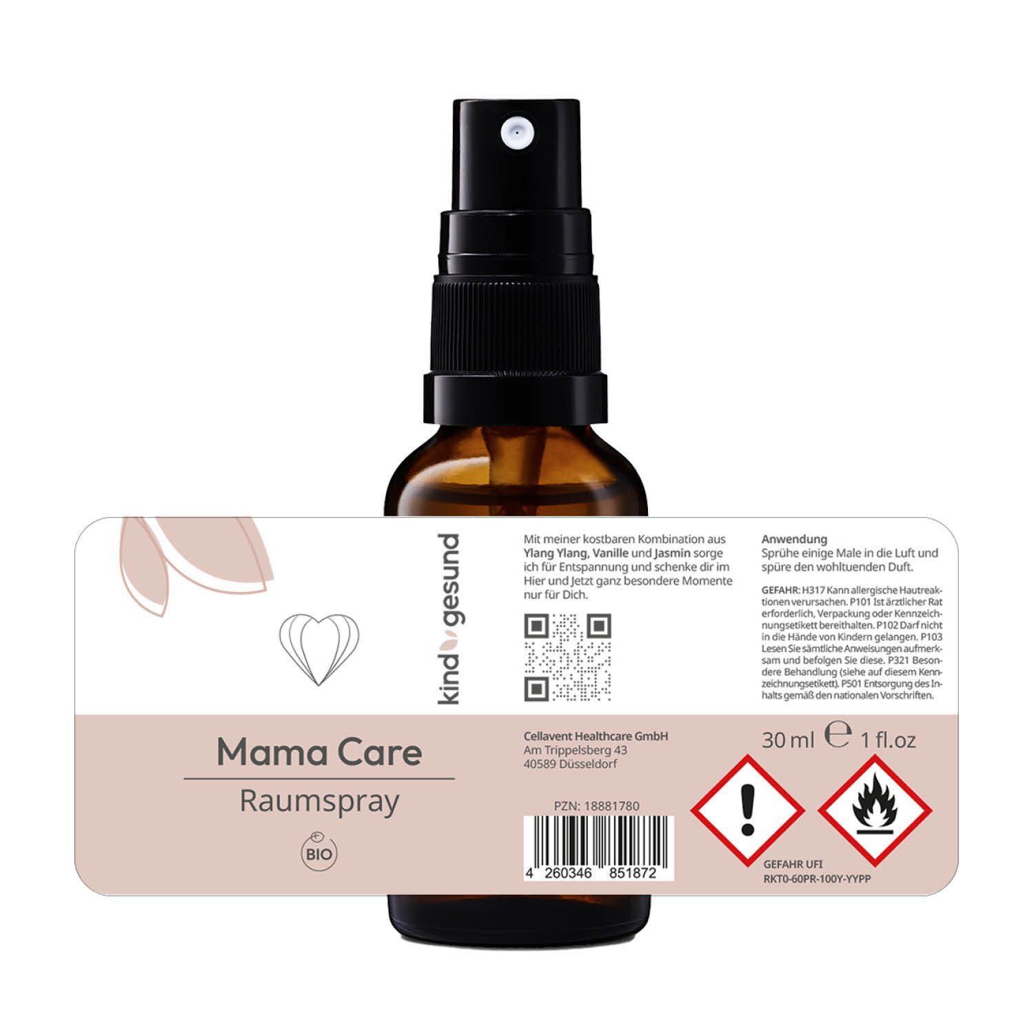 Braune Glasflasche mit schwarzem Sprühkopf, Etikett mit 'Mama Care Raumspay' und 'BIO'-Siegel.