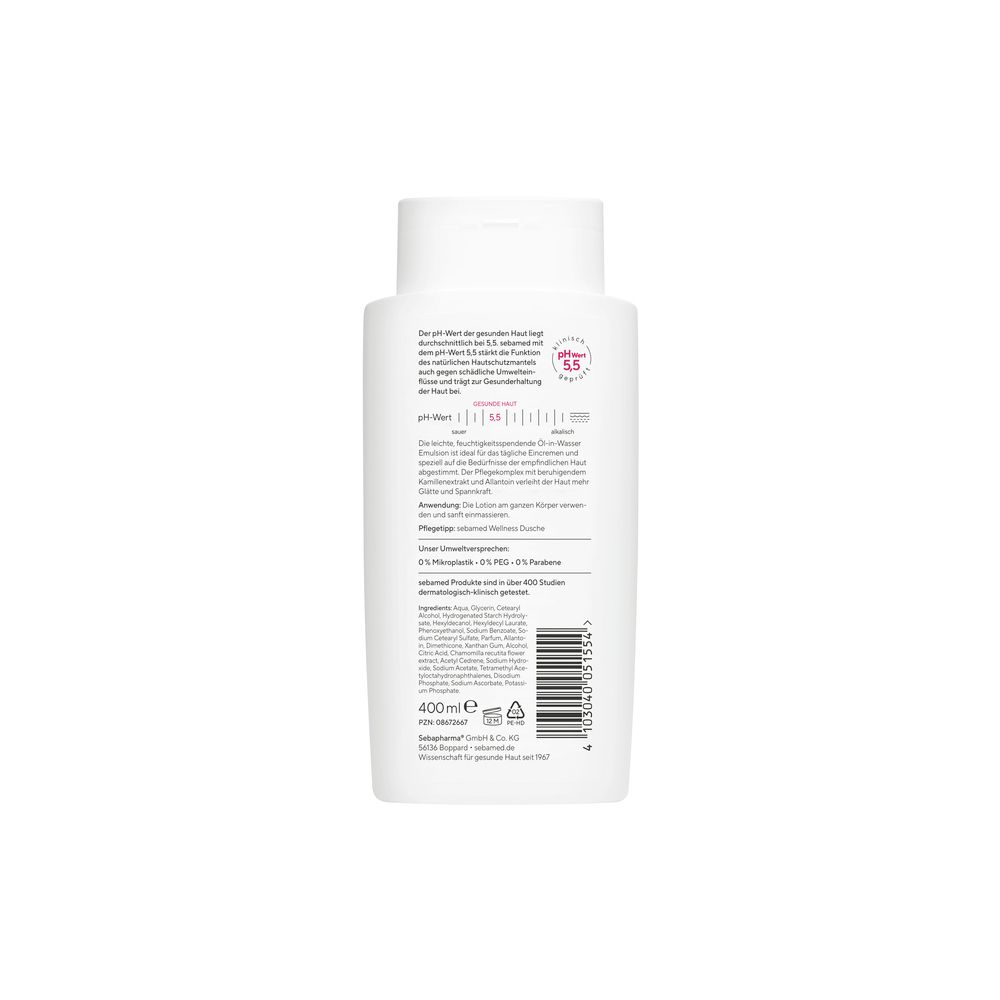 Rückseite der weißen sebamed® Lotion Flasche. Text: 400 ml, pH-Wert 5,5, Inhaltsstoffe. Hersteller: Sebapharma GmbH & Co. KG. Dermatologisch getestet.