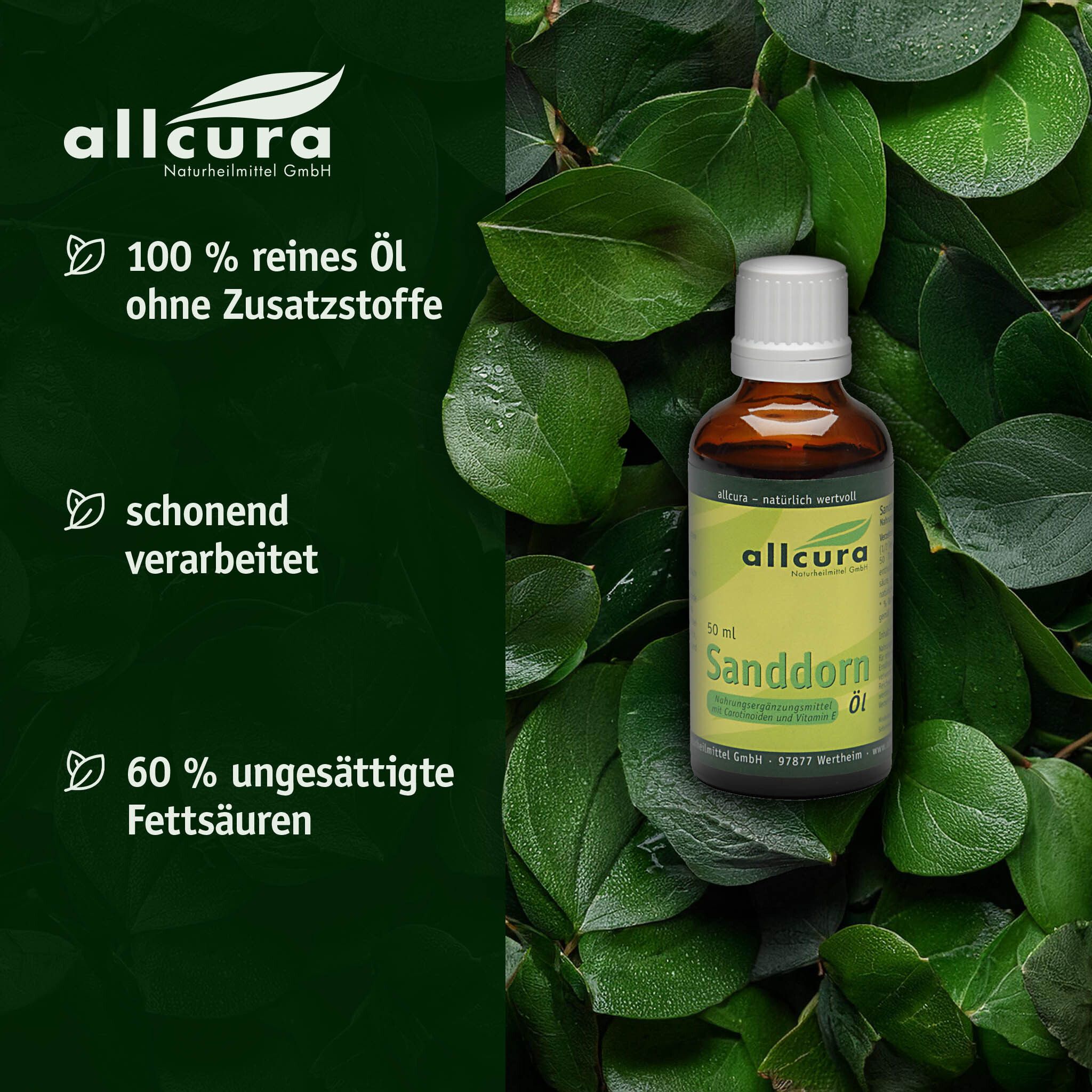 Braune Glasflasche mit weißem Deckel. Umgeben von grünen Blättern. Etikett mit Marke allcura und Produktname.