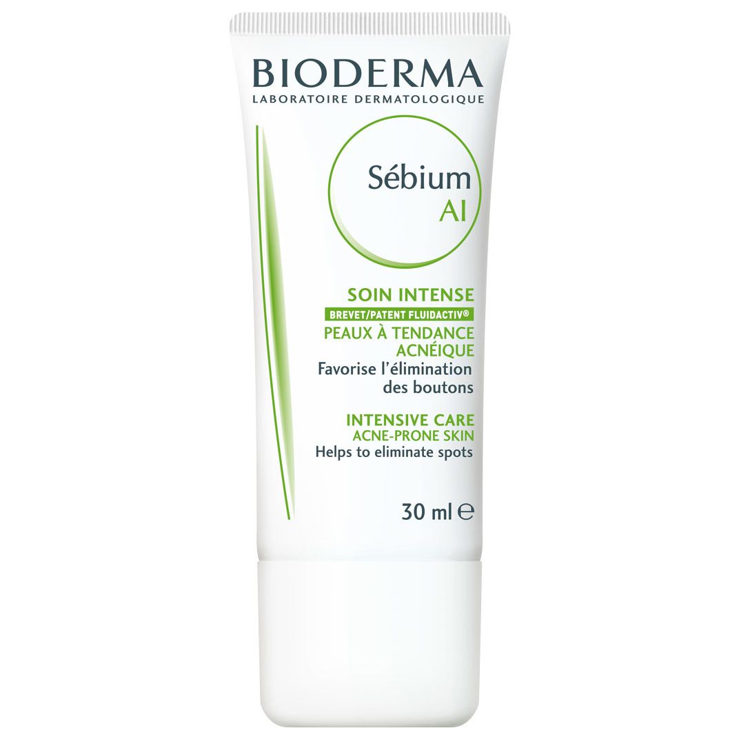 Weiße Tube mit grüner Schrift. Aufschrift: BIODERMA, Sébium AI, SOIN INTENSE, 30 ml. Hilft, Pickel zu beseitigen.