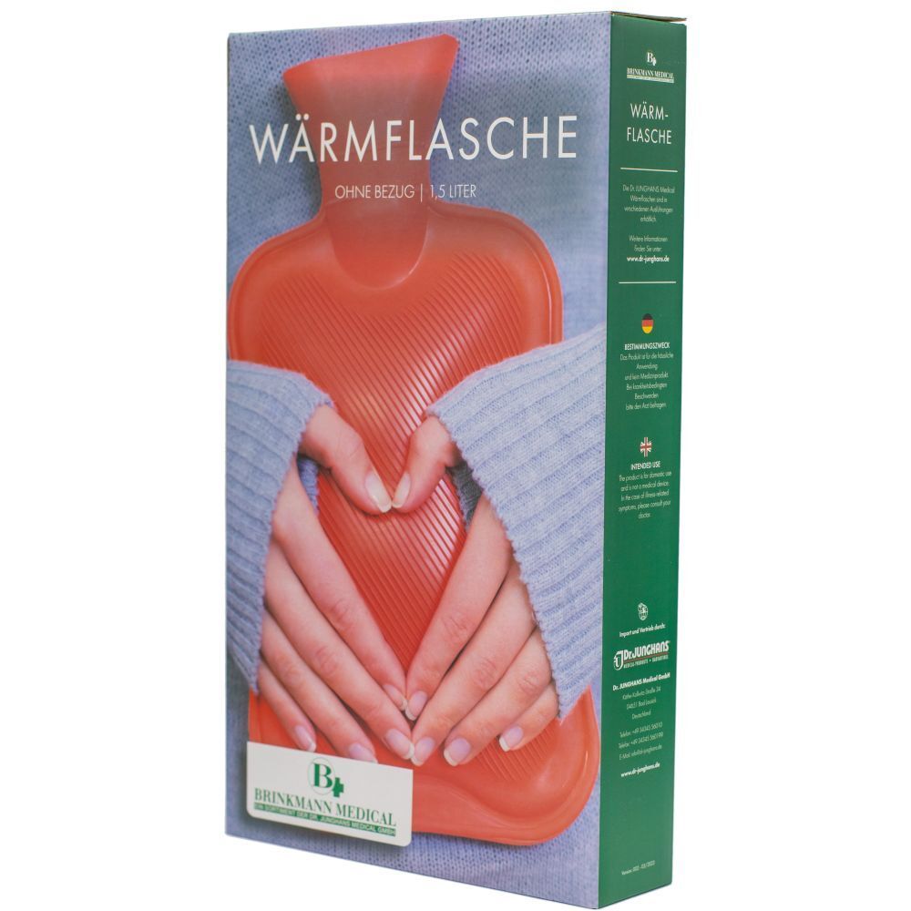 Verpackung mit Wärmflasche. Aufdruck: Wärmflasche, ohne Bezug, 1,5 Liter. Hände formen Herz um Flasche.