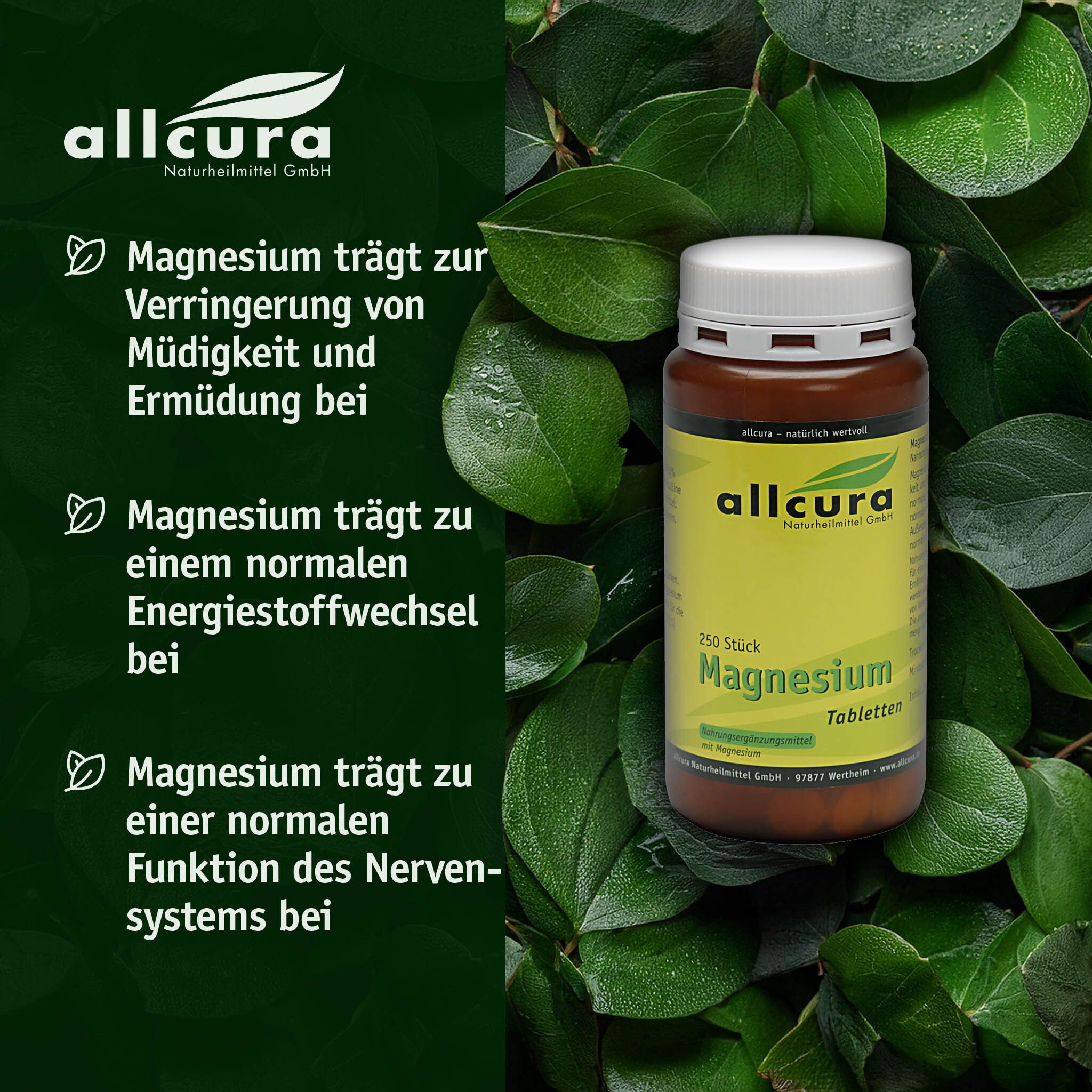 Flasche allcura Magnesium Tabletten vor grünem Hintergrund. Text: Magnesium trägt zur Verringerung von Müdigkeit bei.
