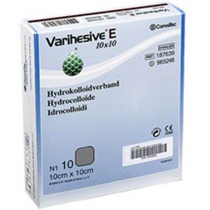 Verpackung mit Hydrokolloidverband. Bezeichnung: Varihesive E 10x10. Enthält 10 Stück. Mit CE-Kennzeichnung.