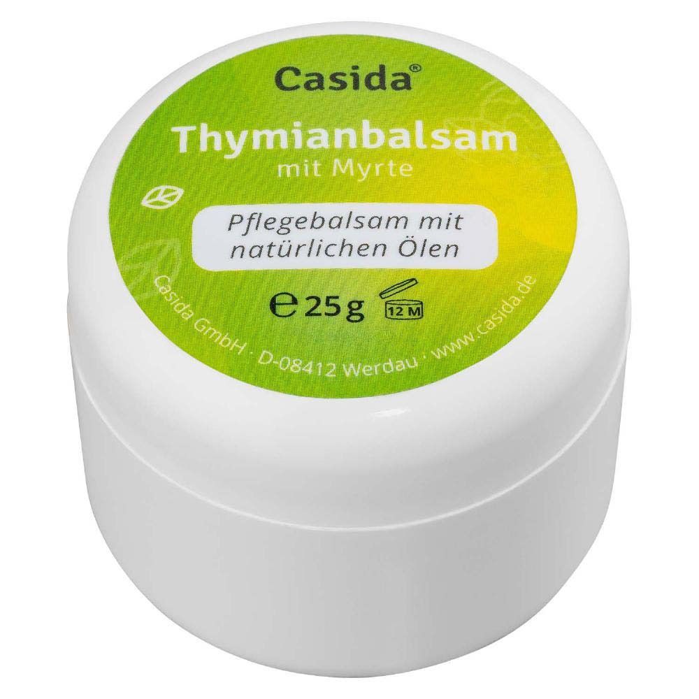 Weißer Tiegel mit grünem Deckel. Aufschrift: Casida Thymianbalsam mit Myrte. Pflegebalsam mit natürlichen Ölen. 25g.