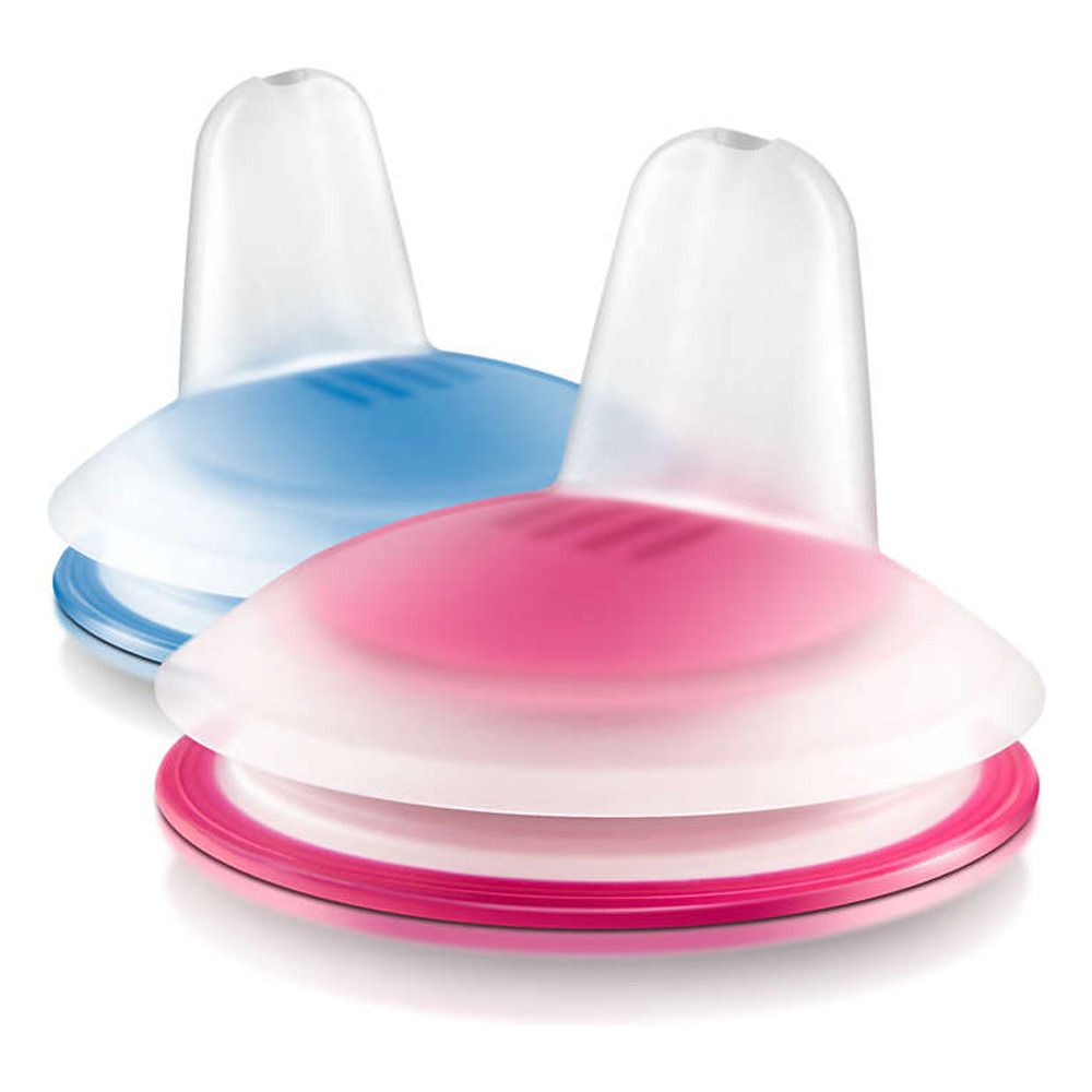 Zwei Trinkaufsätze, blau und pink. Sie haben eine runde Basis und einen transparenten Schnabel. Die Basis hat eine runde Form.