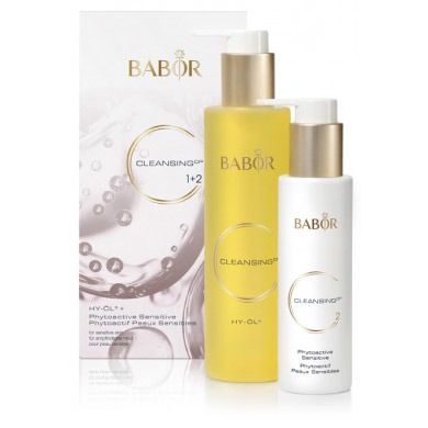 Set mit zwei Flaschen und einer Verpackung. Auf den Flaschen steht "BABOR CLEANSING". Die Verpackung zeigt den Markennamen und Produktbezeichnungen.