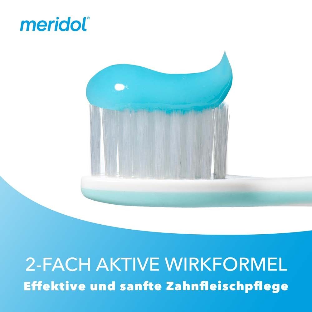 Zahnbürste mit Zahnpasta. Text: 2-fach aktive Wirkformel. Effektive und sanfte Zahnfleischpflege.
