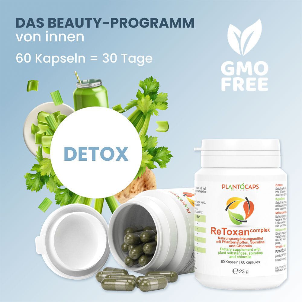 PlantoCAPS® ReToxan complex Dose neben geöffnetem Behälter mit grünen Kapseln, umgeben von Sellerie und einem grünen Smoothie.