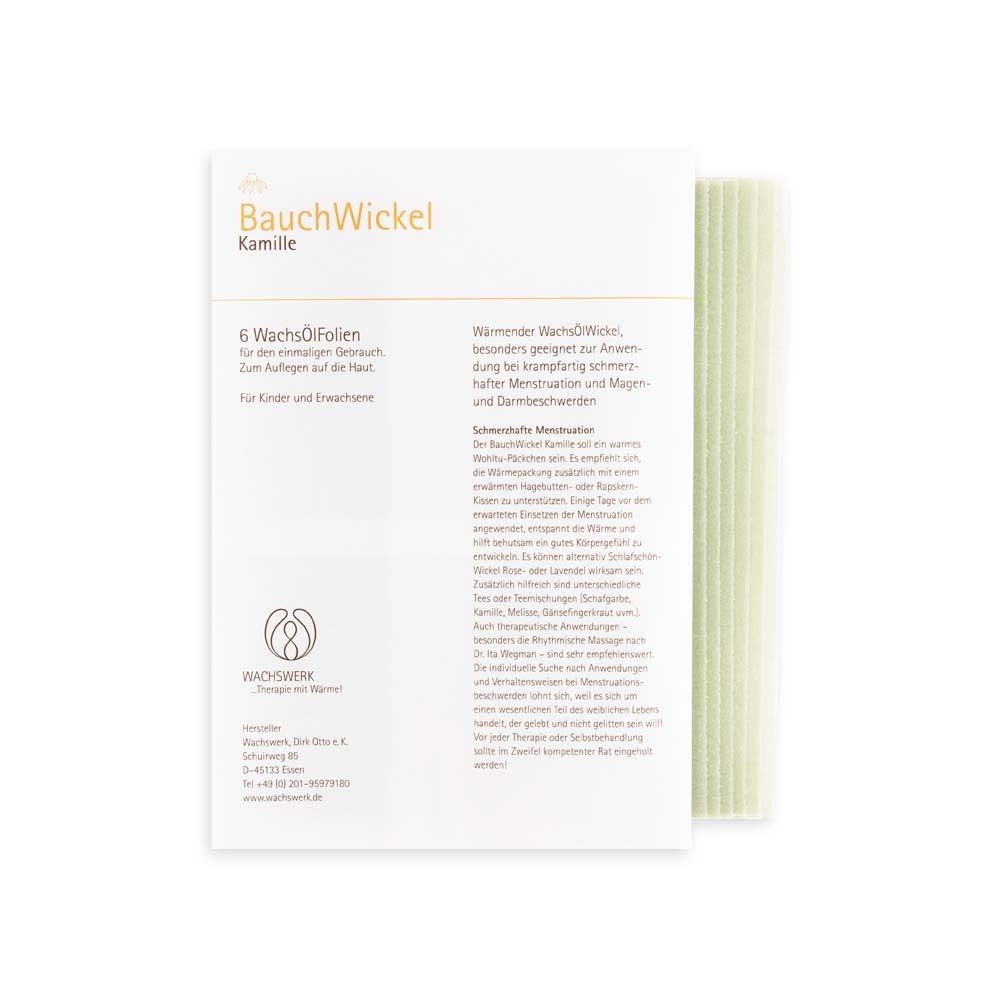 Weißes Blatt mit Text: BauchWickel Kamille. Enthält 6 WachsÖlFolien. Text über die Anwendung und Inhaltsstoffe. Logo WachsWerk.
