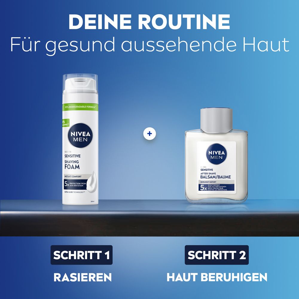 NIVEA MEN Sensitive After Shave Balsam Flasche. Weißes Balsam in durchsichtiger Flasche mit blauem Deckel.