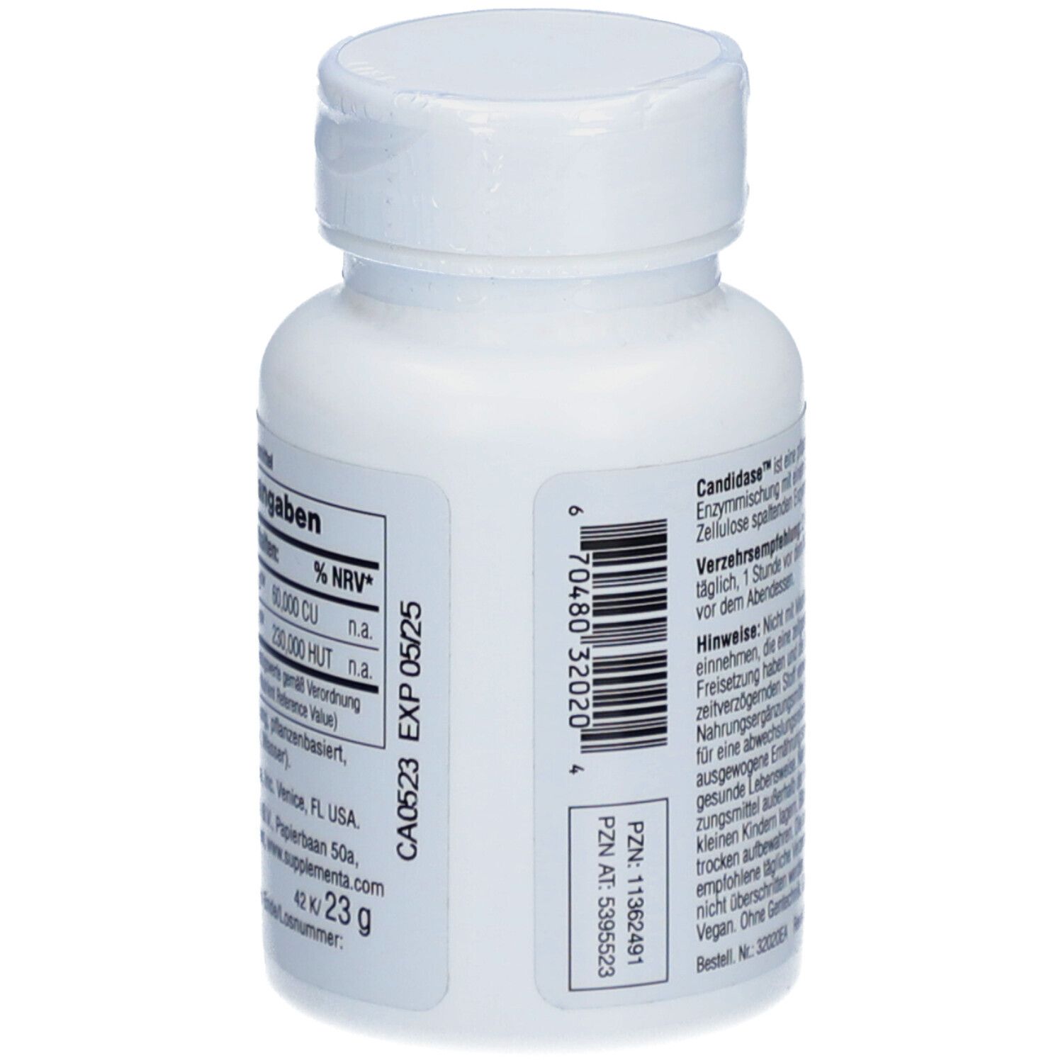 Rückseite der weißen Flasche. Etikett mit Nährwertangaben und Barcode. Enthält 23g. Haltbar bis 05/25.